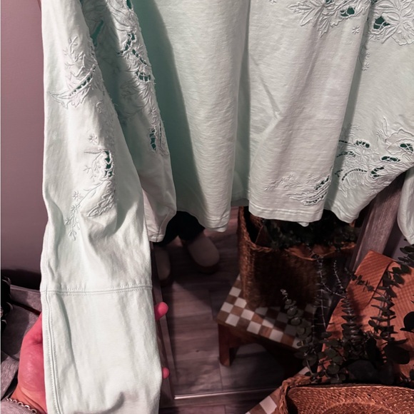 Anthropologie top size large! Perfect condition and quality. Beautiful color! - Picture 2 of 6